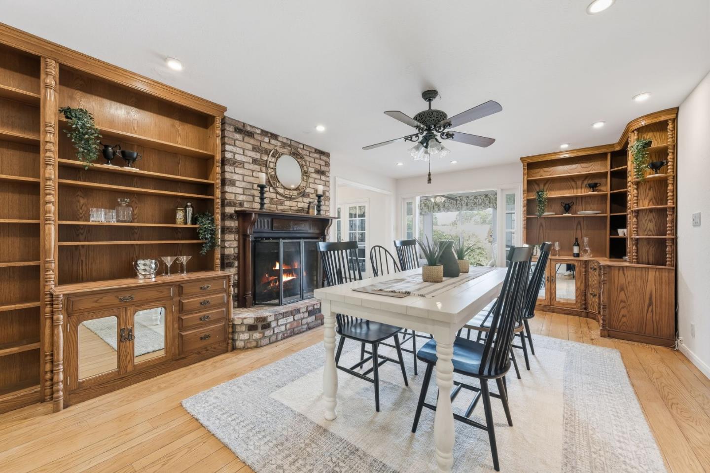 629 California Way