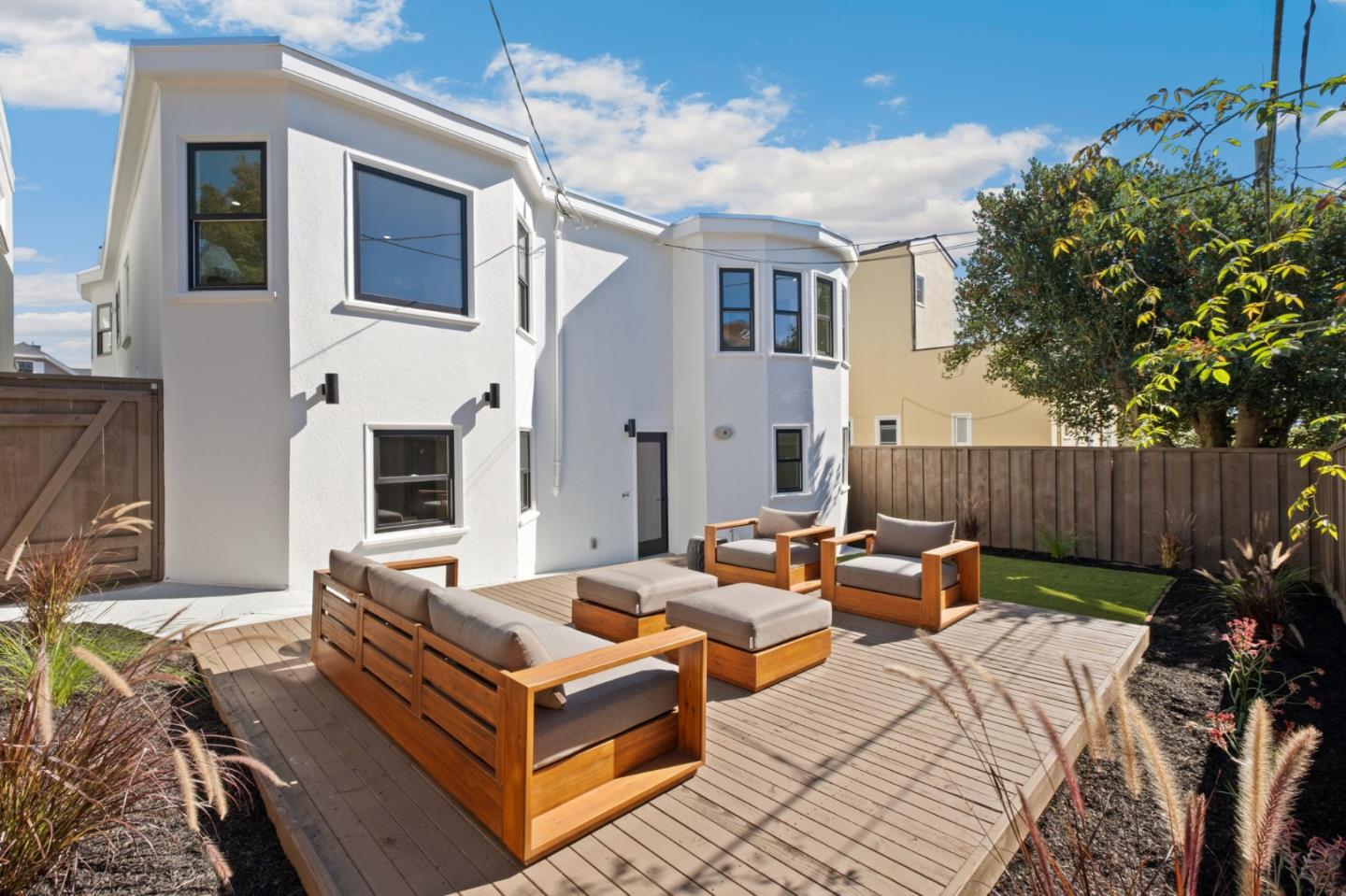 611 Miramar Avenue