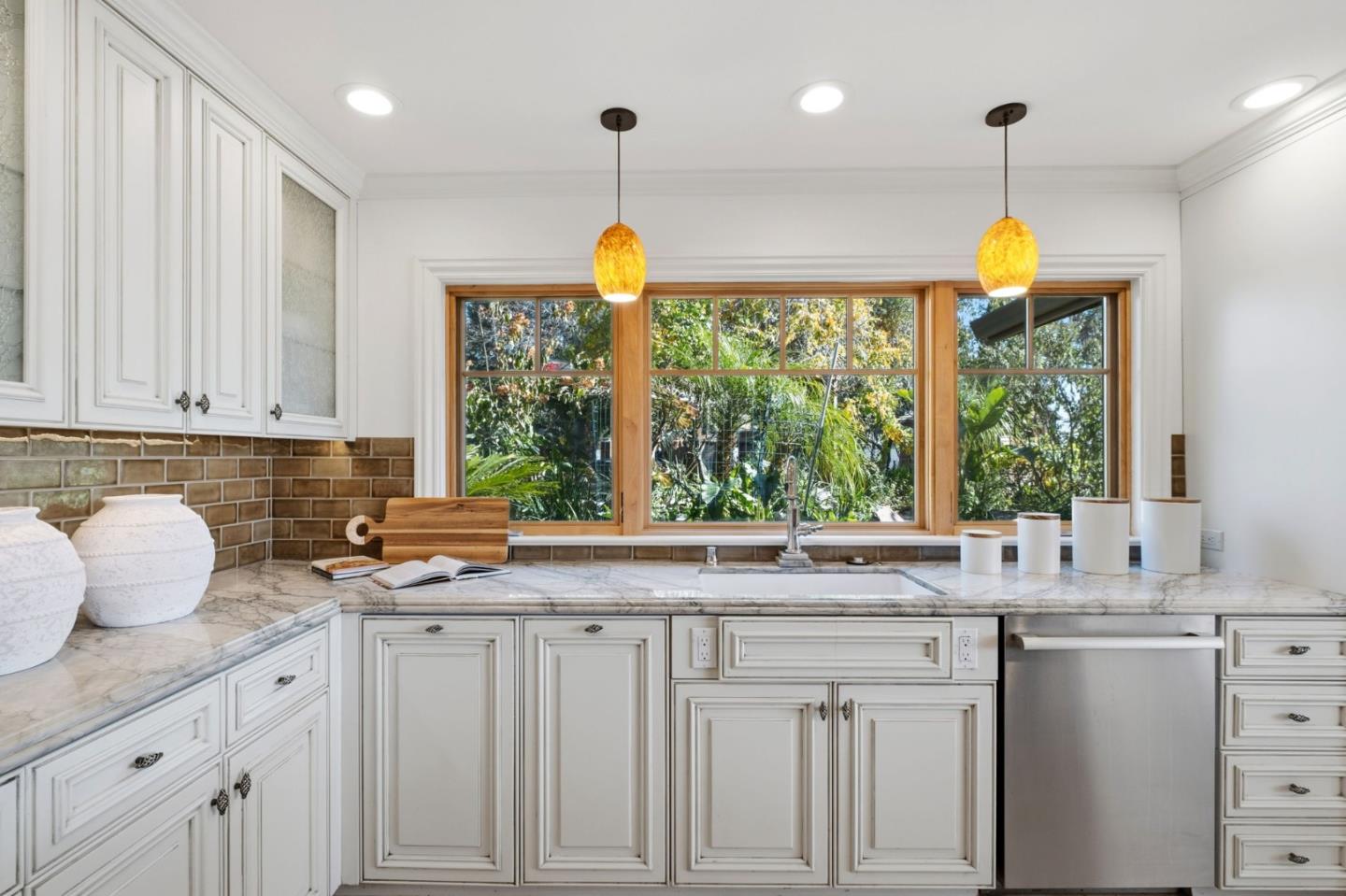 711 West California Way