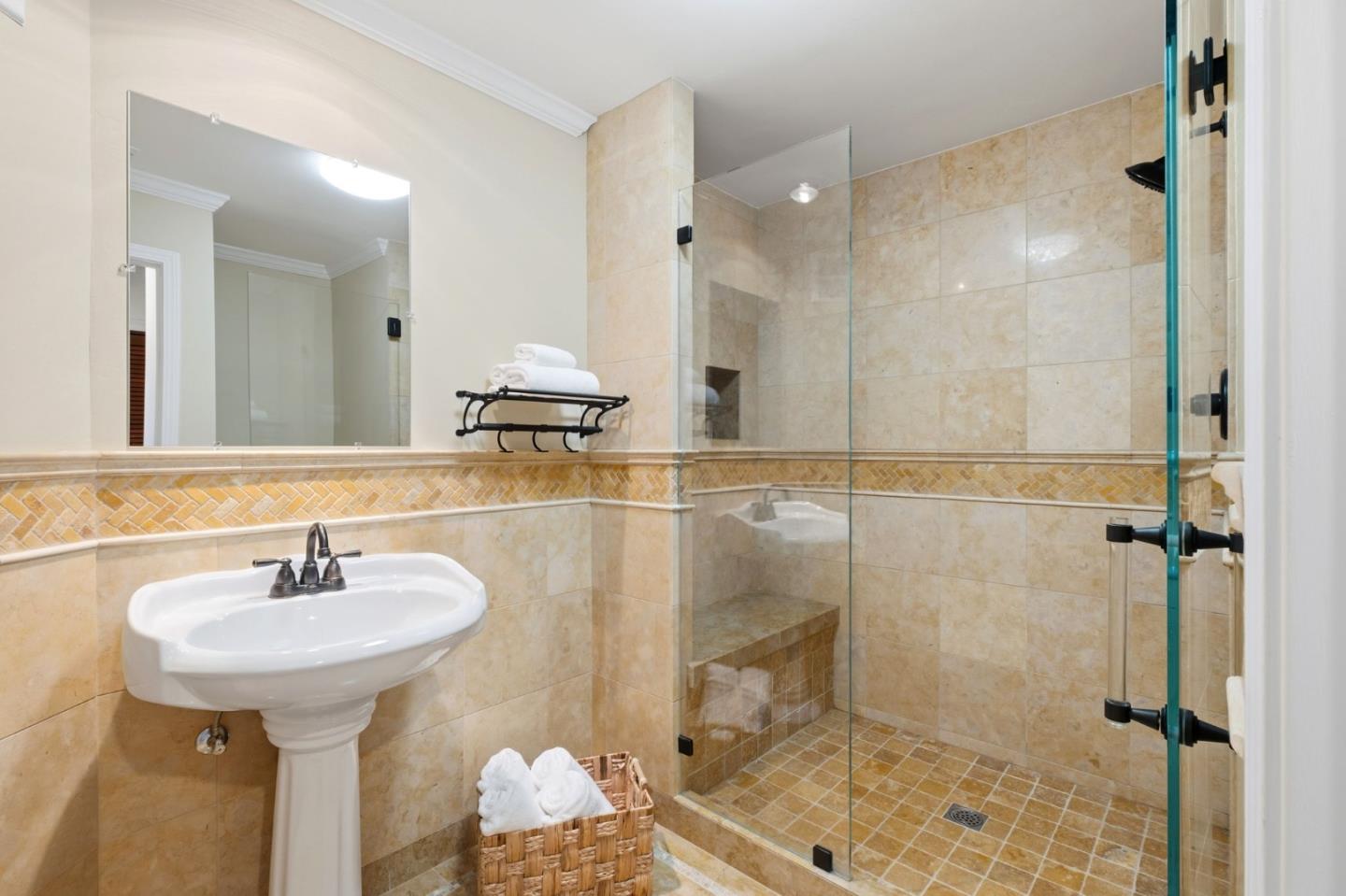 711 West California Way