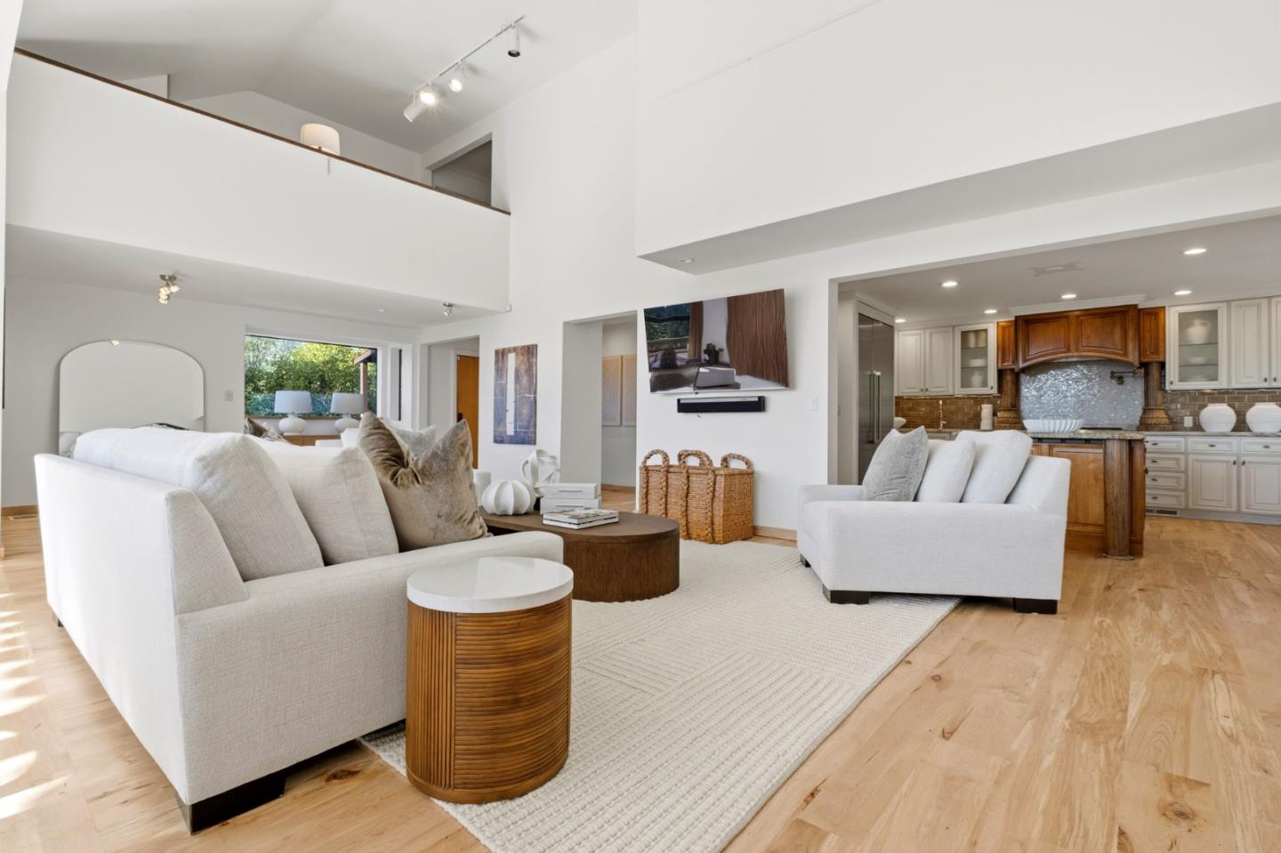 711 West California Way