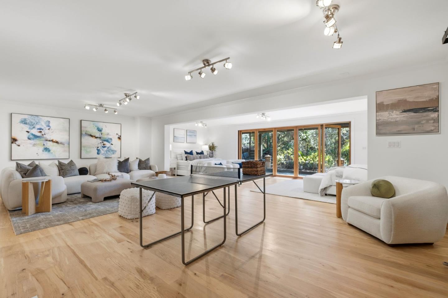 711 West California Way