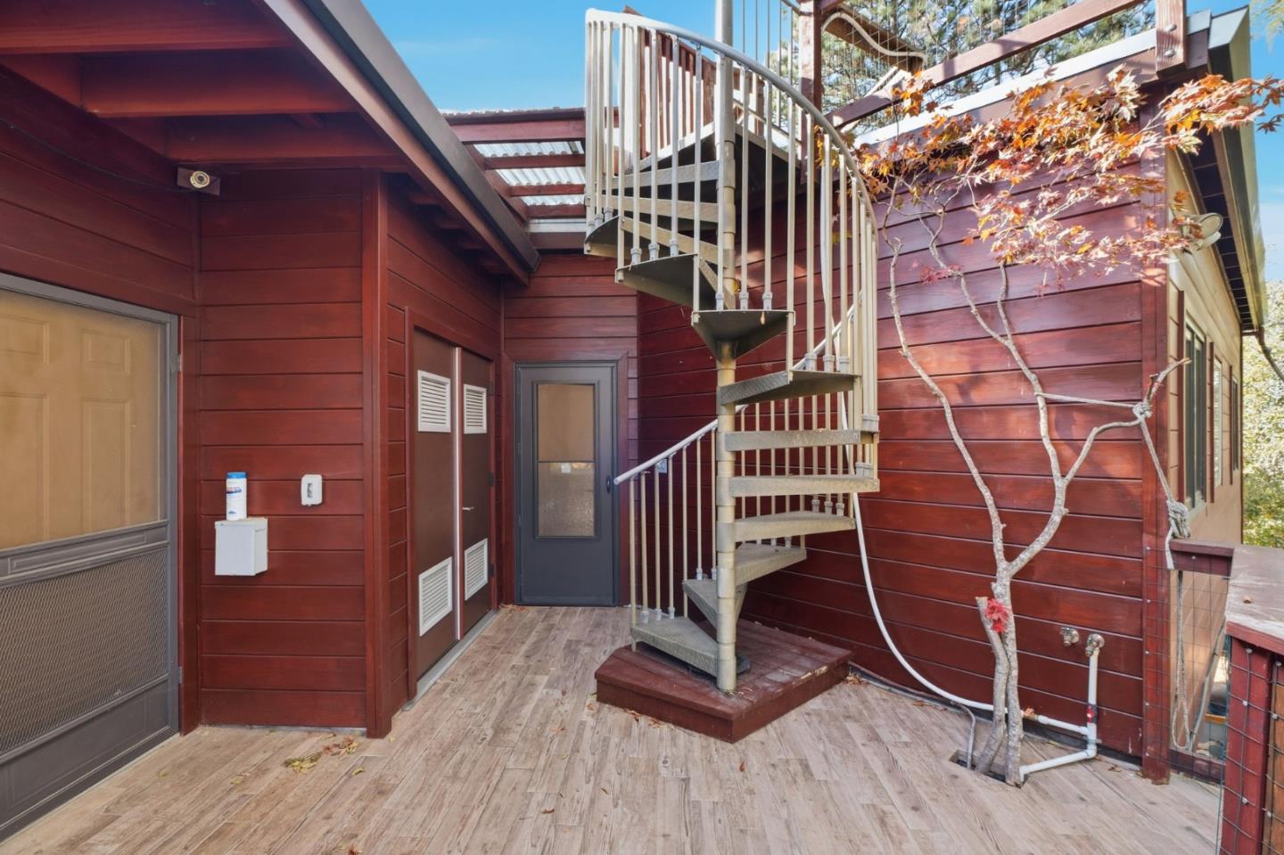 711 West California Way