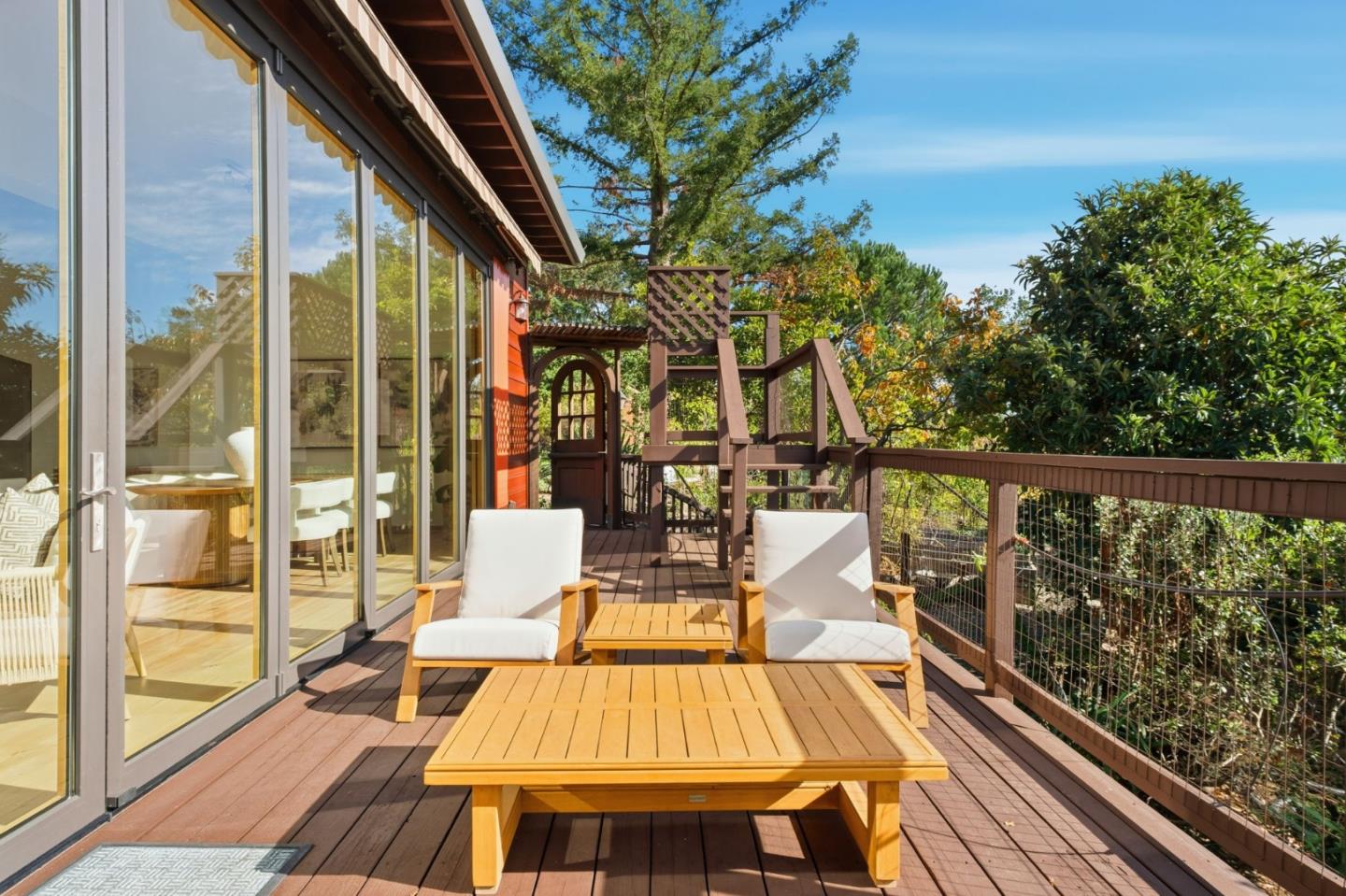 711 West California Way