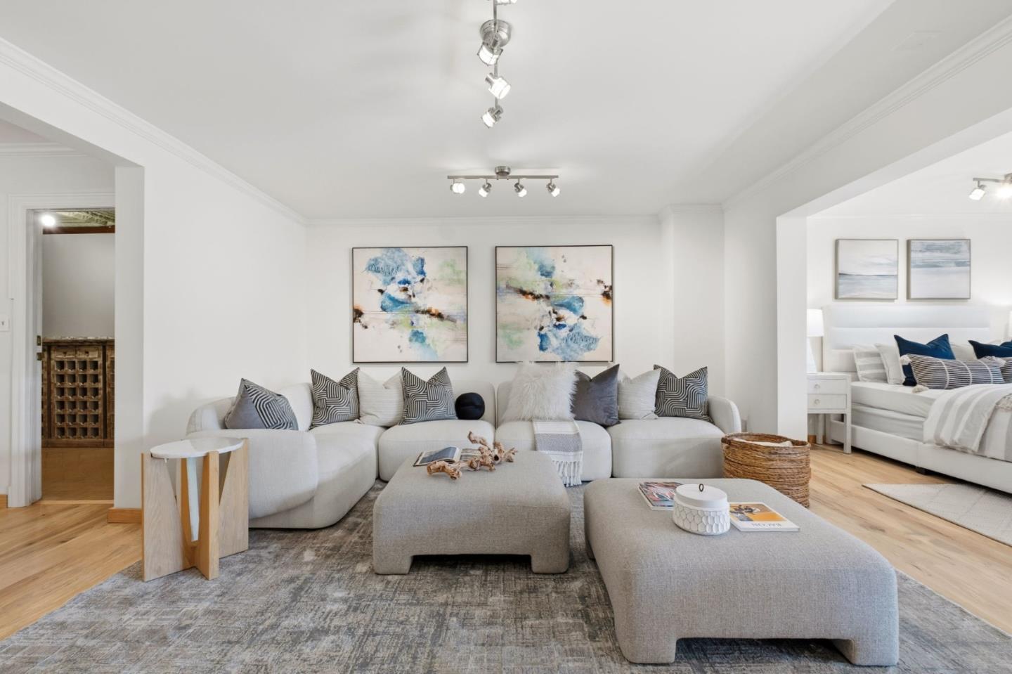 711 West California Way