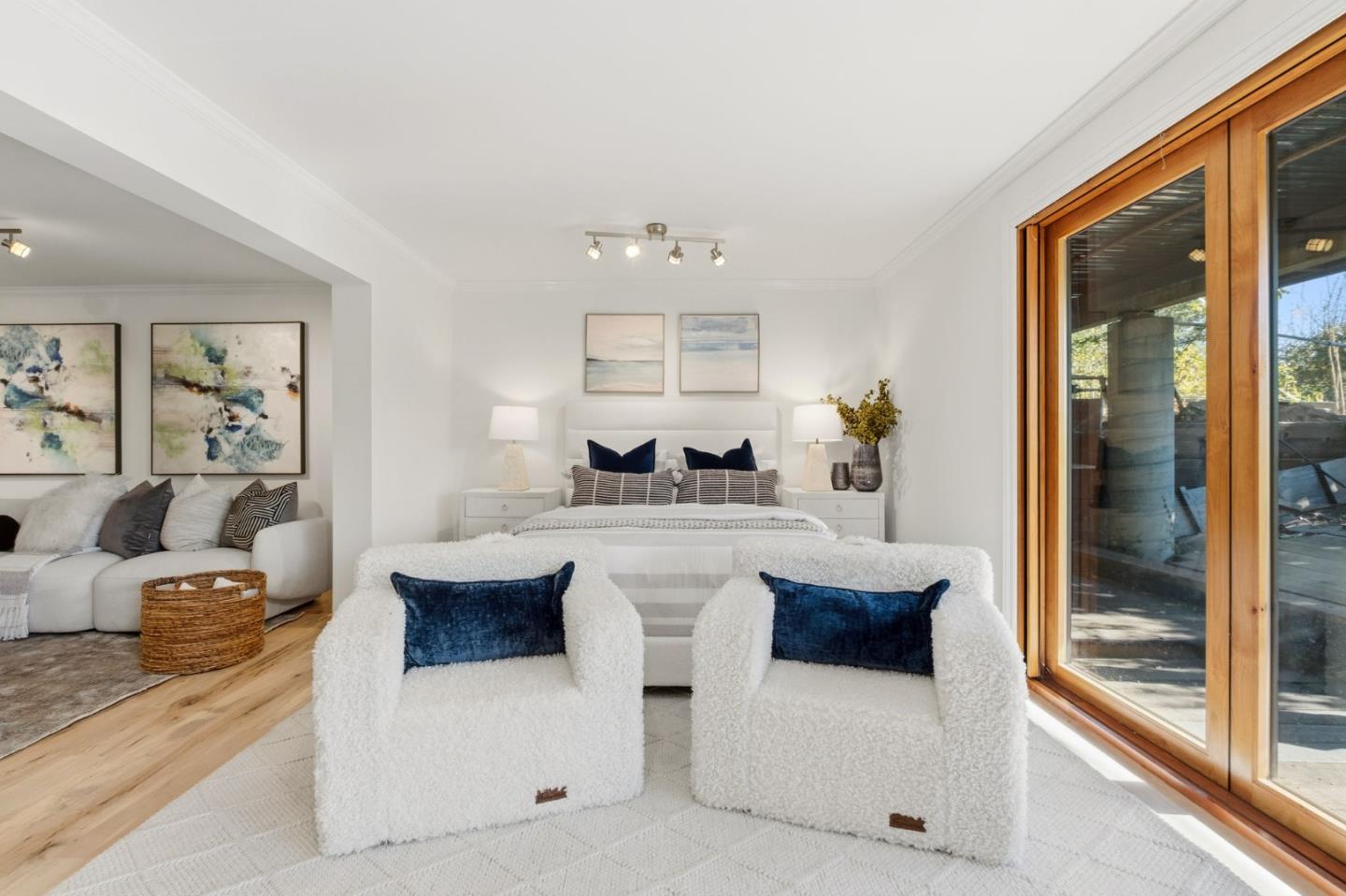 711 West California Way