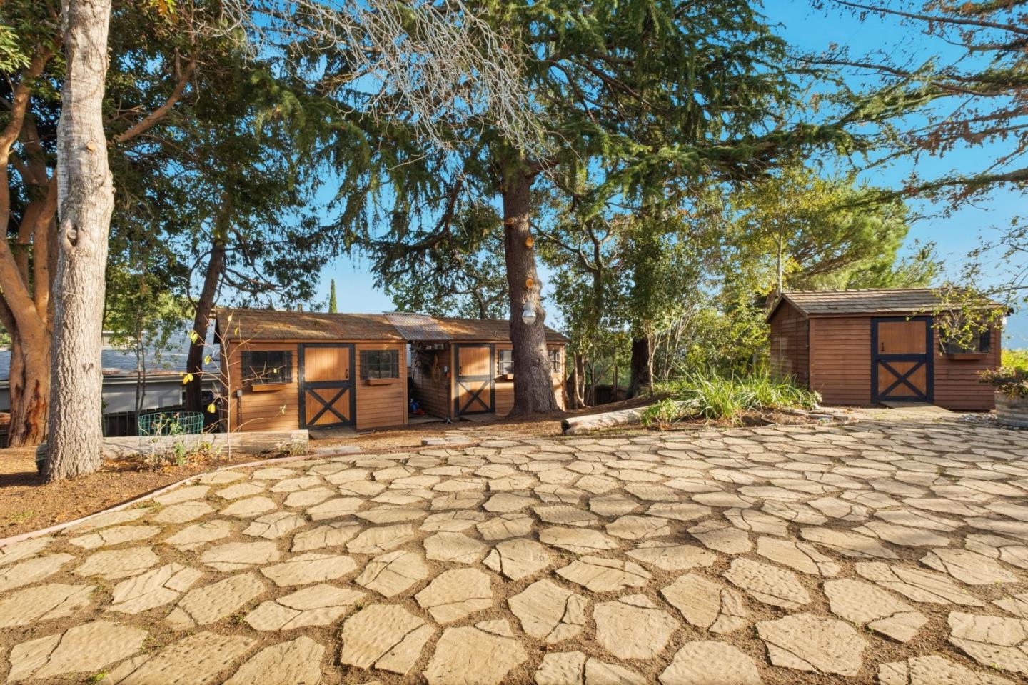 711 West California Way