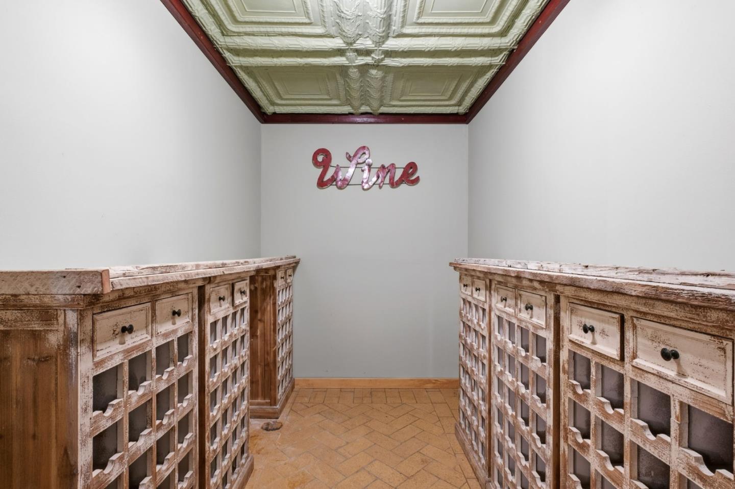 711 West California Way