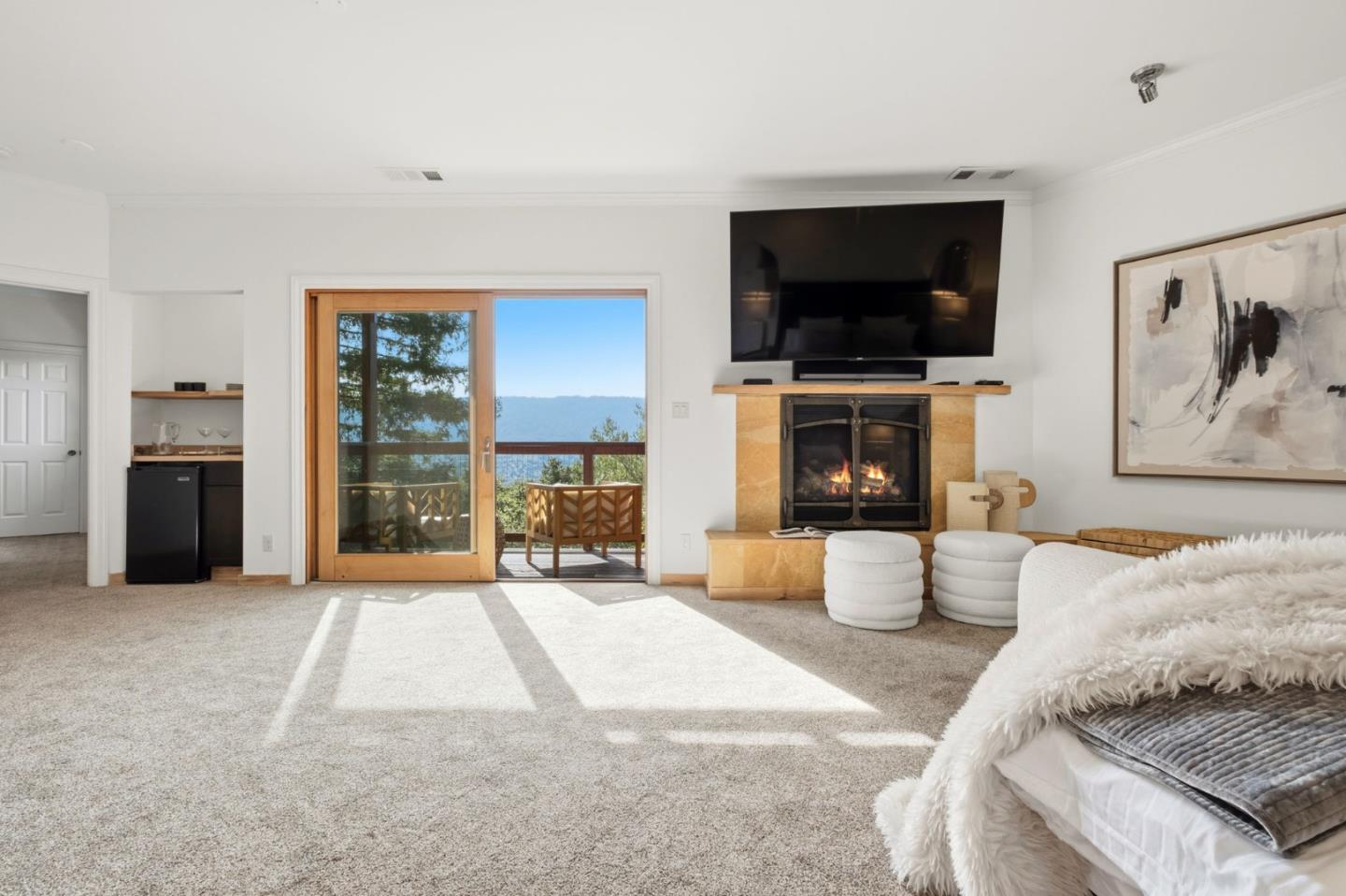 711 West California Way