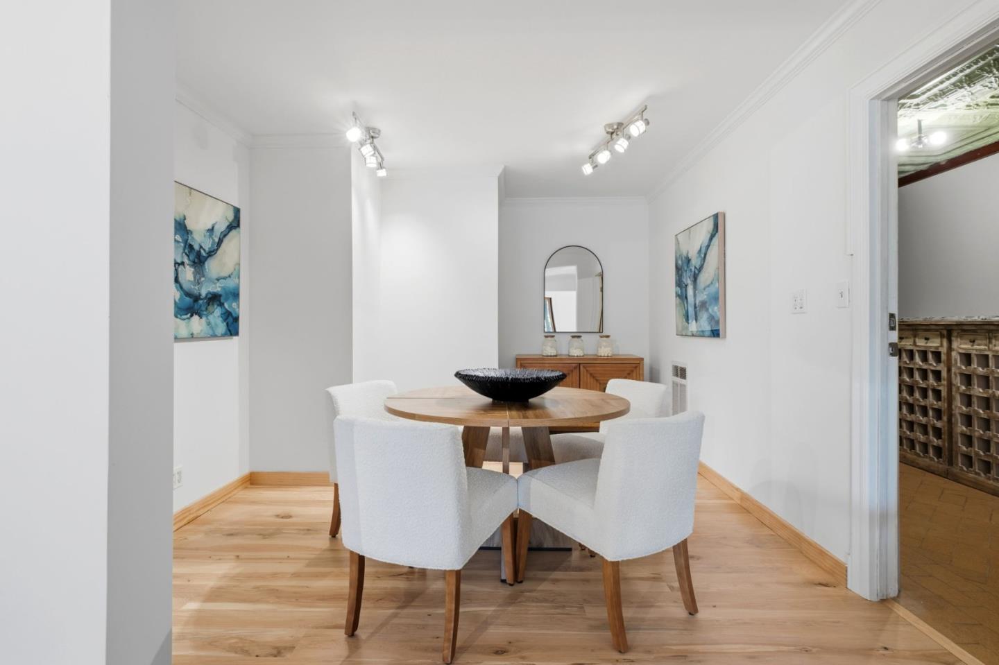 711 West California Way