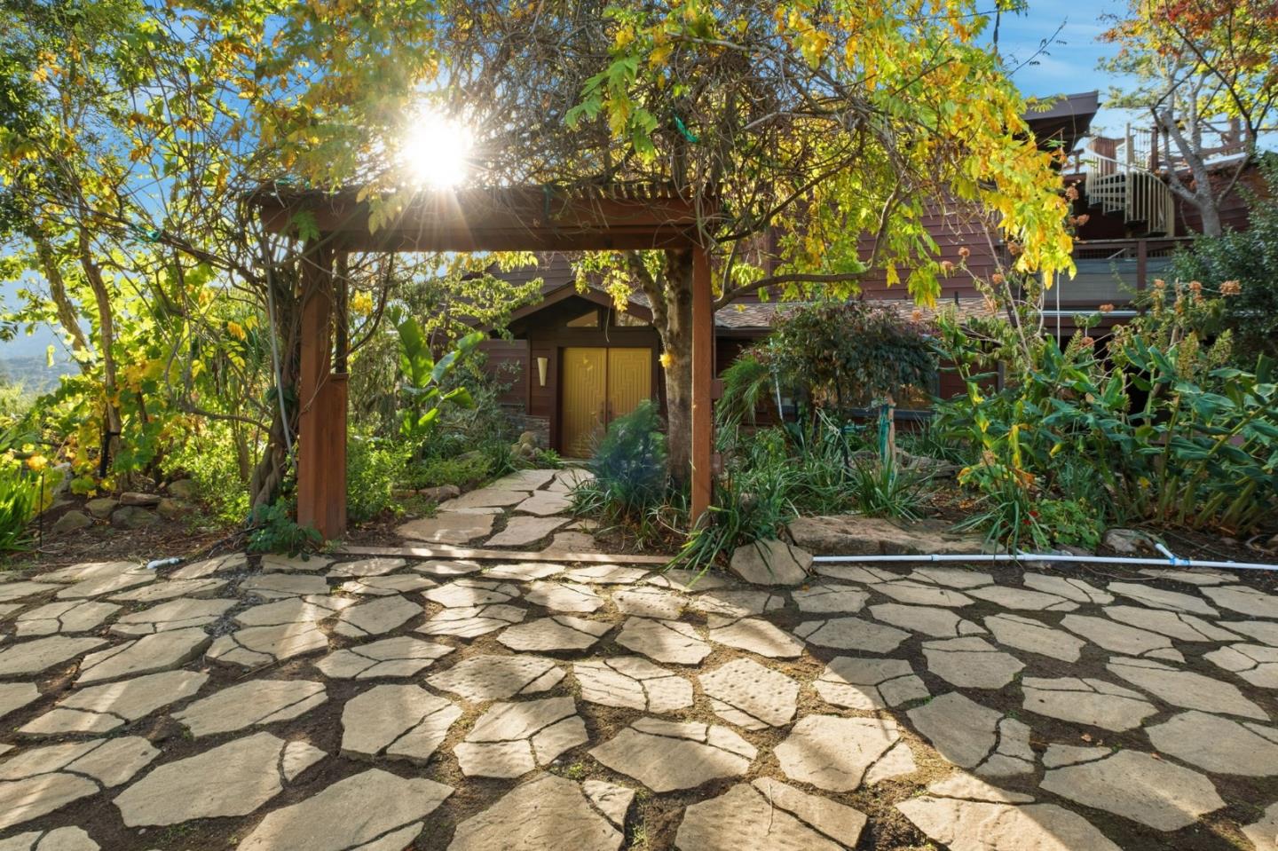 711 West California Way