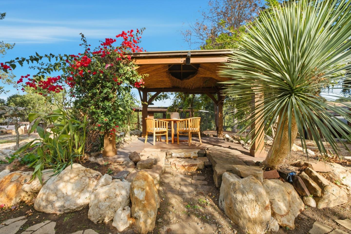 711 West California Way