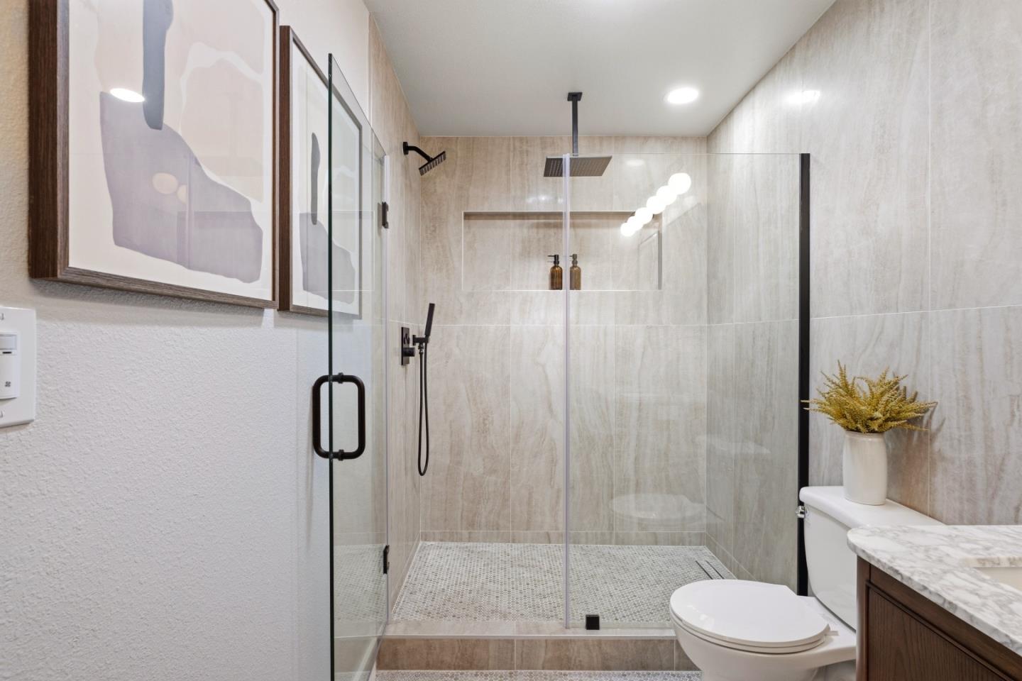 1910 Notre Dame Avenue