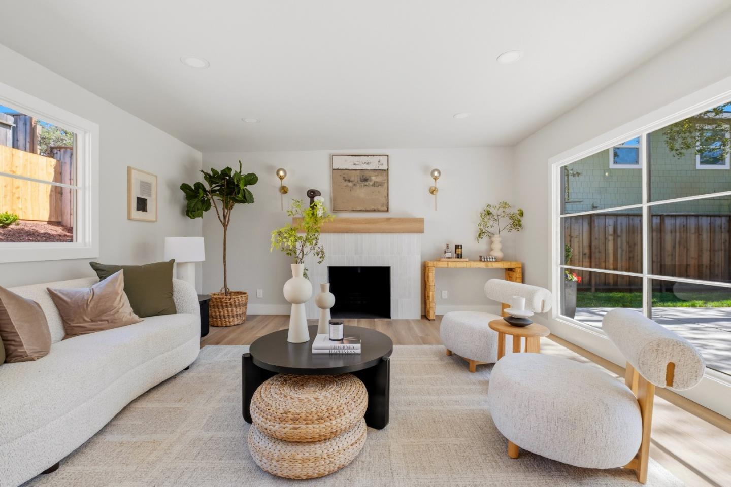 1910 Notre Dame Avenue