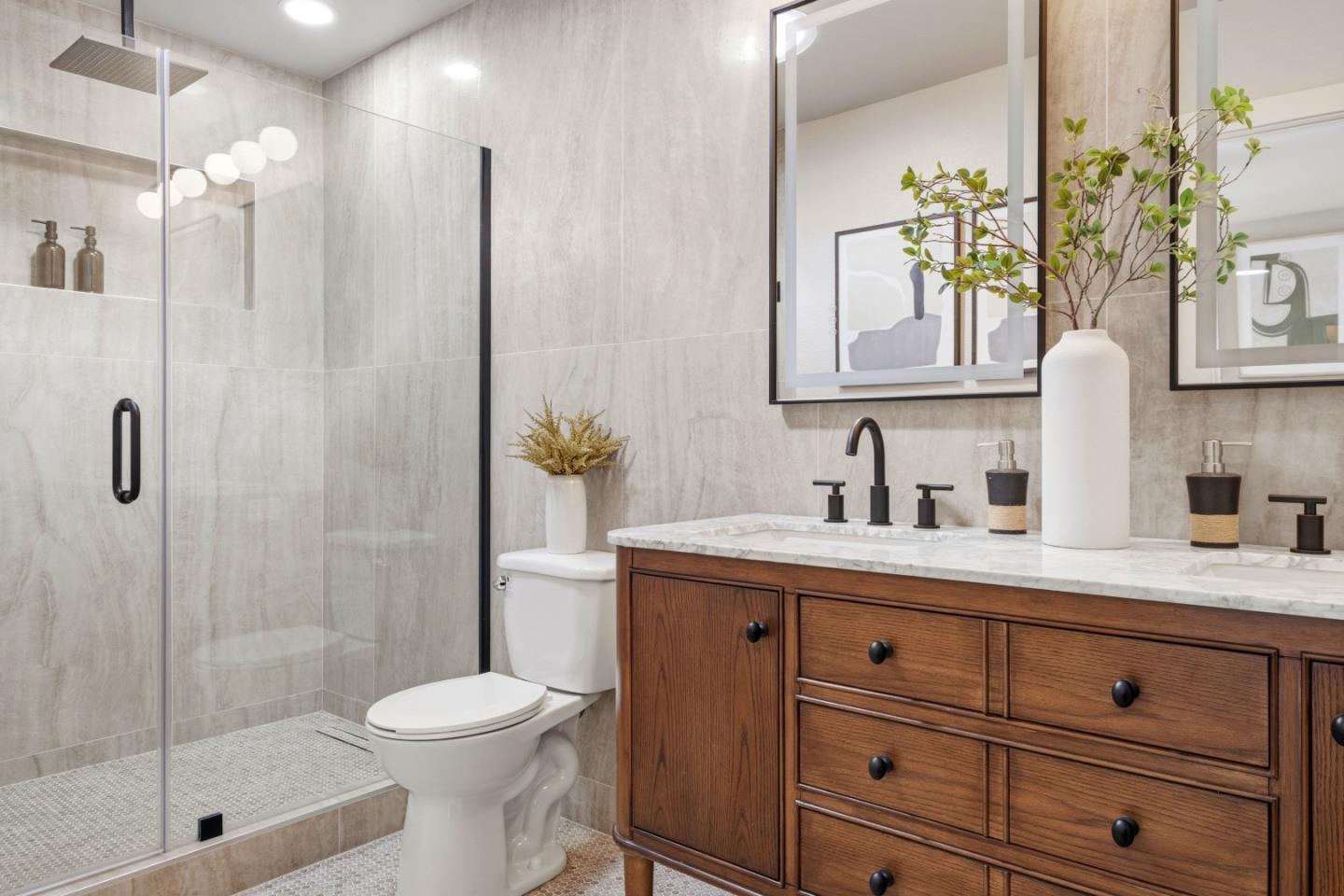 1910 Notre Dame Avenue