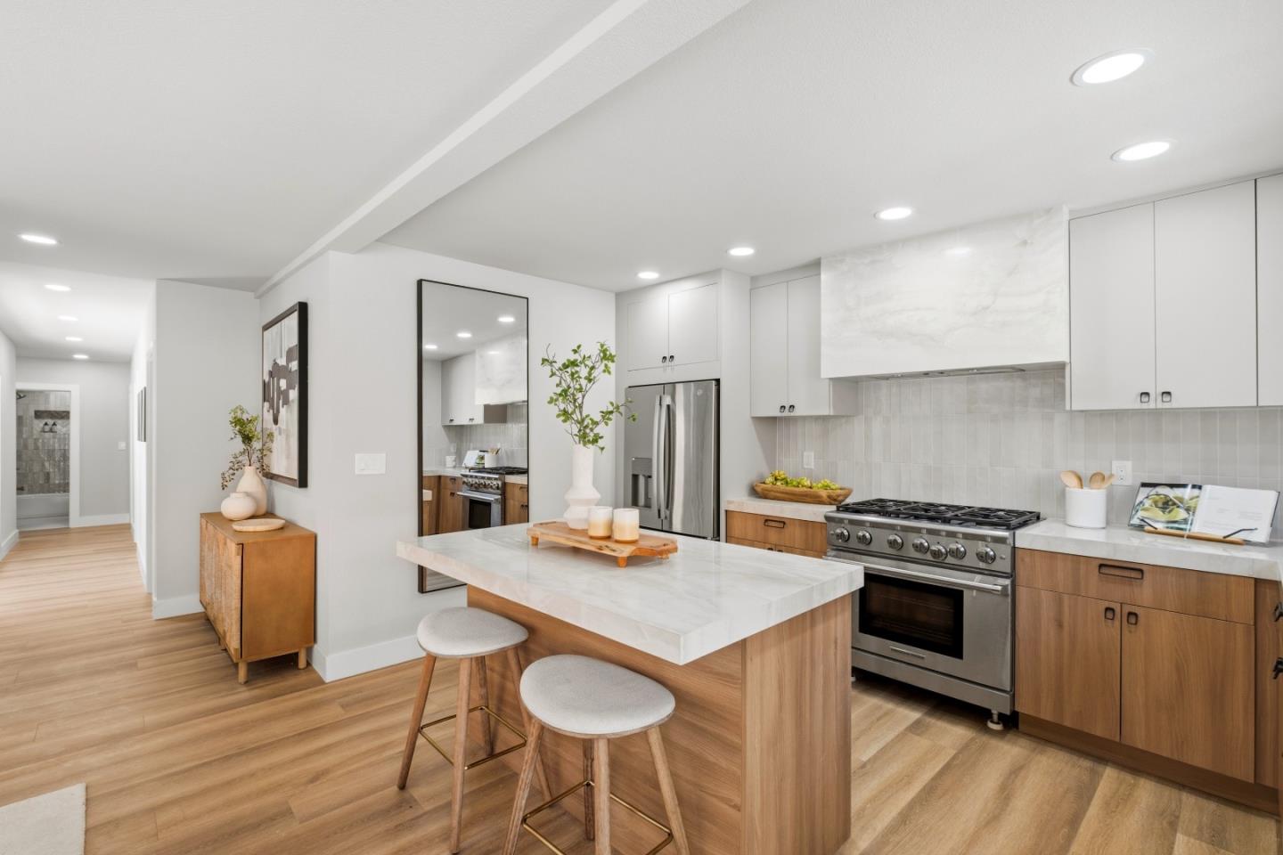 1910 Notre Dame Avenue