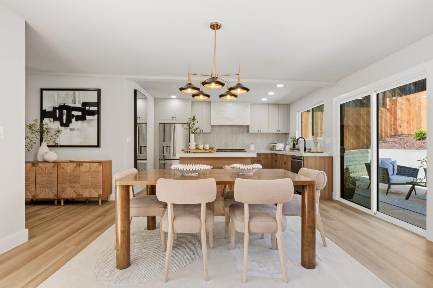 1910 Notre Dame Avenue