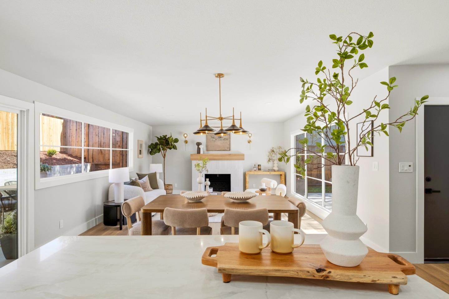 1910 Notre Dame Avenue