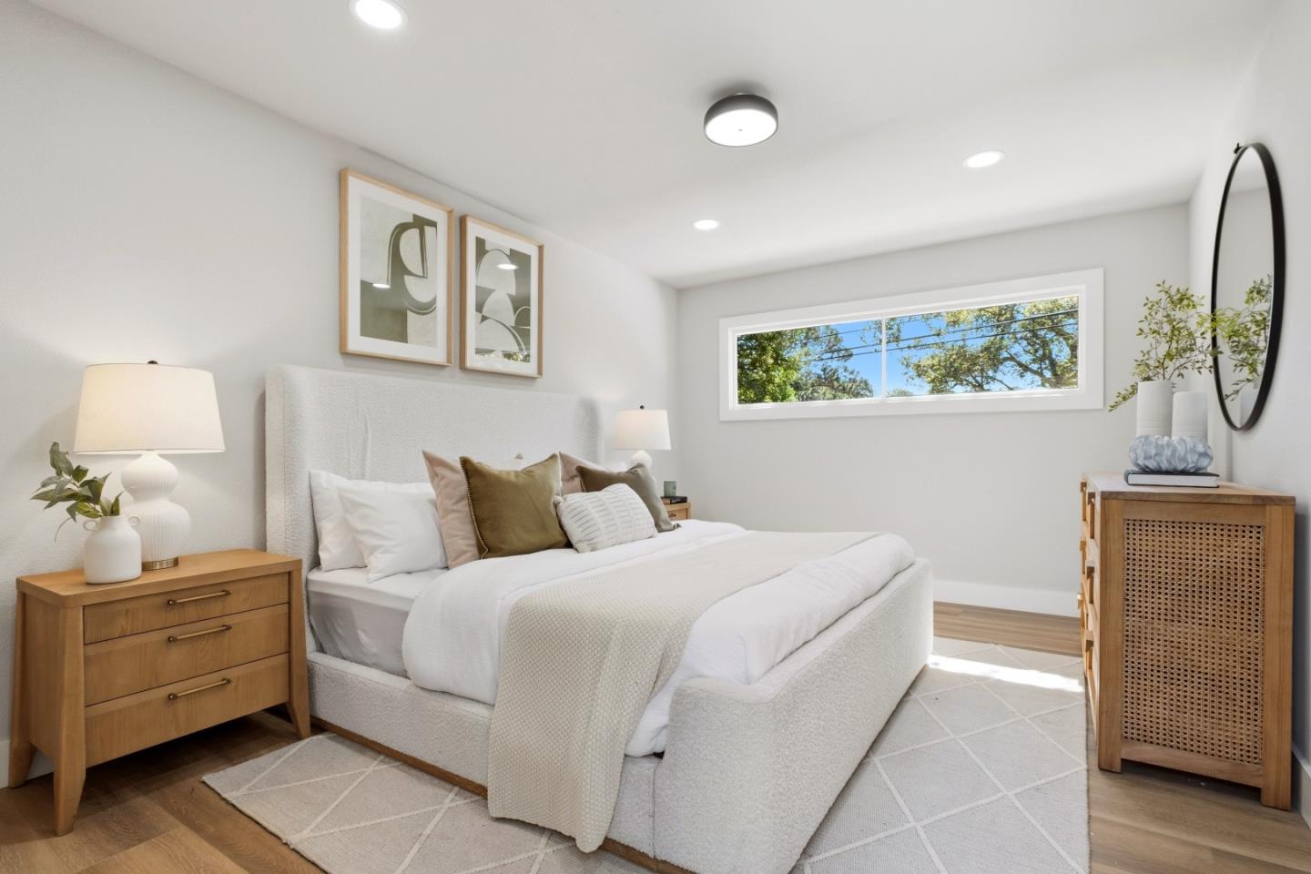 1910 Notre Dame Avenue