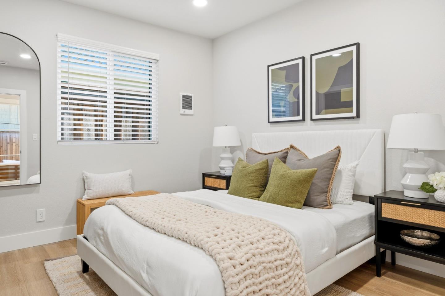 1910 Notre Dame Avenue