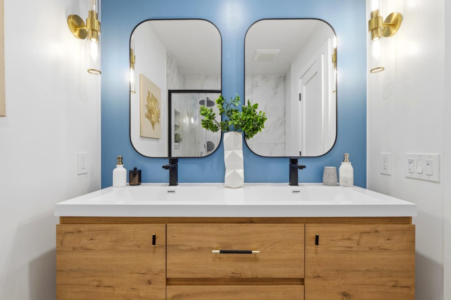 2215 Sunny Vista Drive