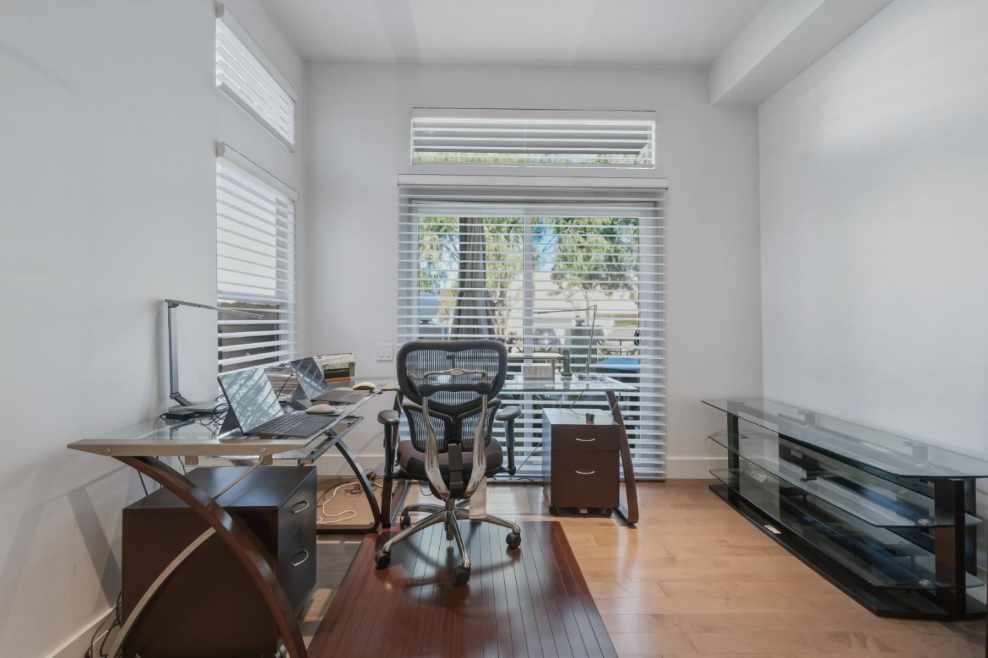 810 Lakeshore Drive