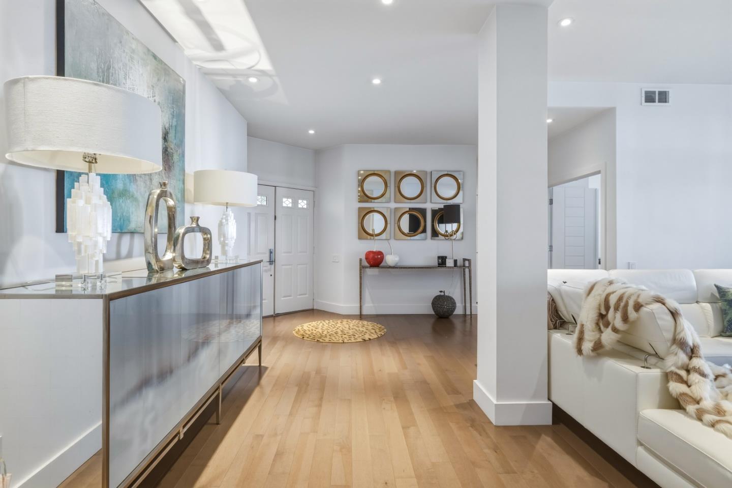 810 Lakeshore Drive