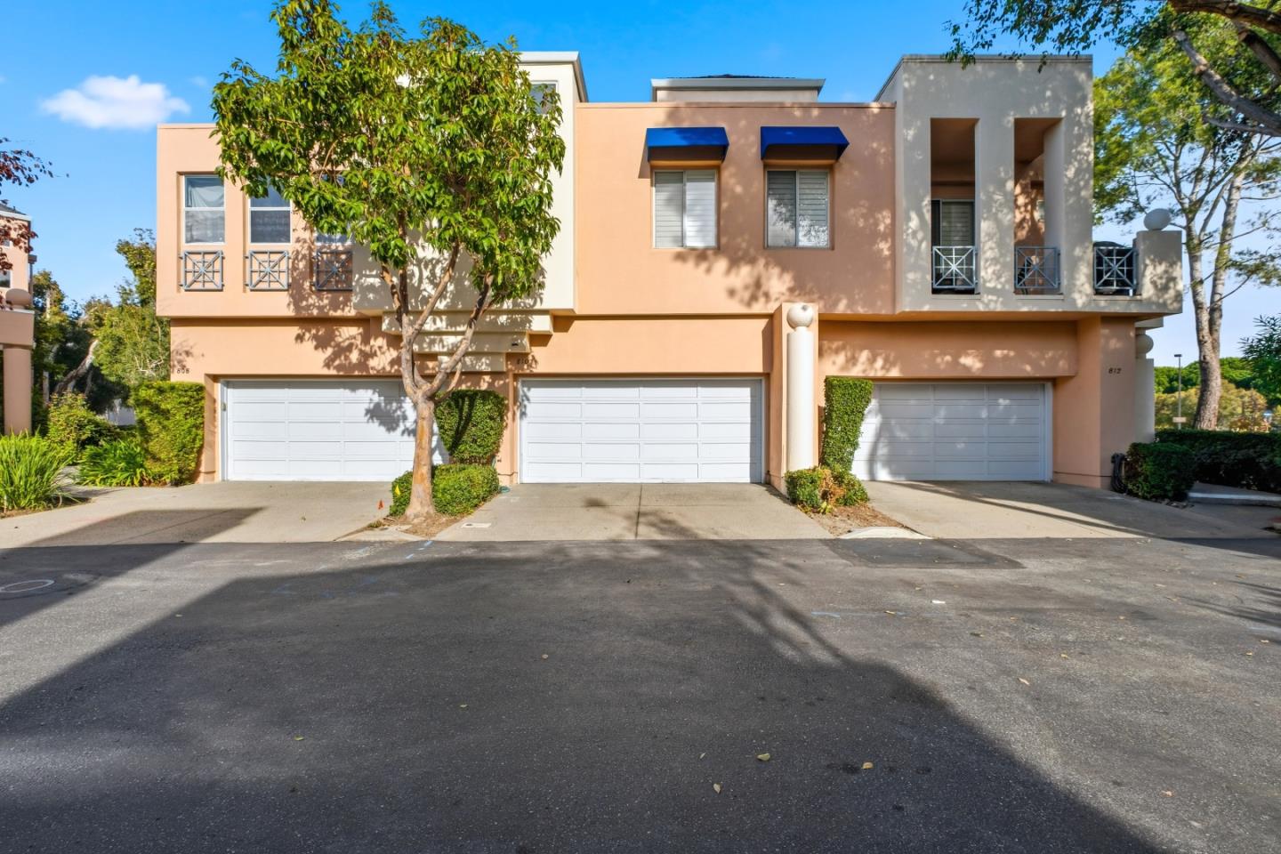 810 Lakeshore Drive