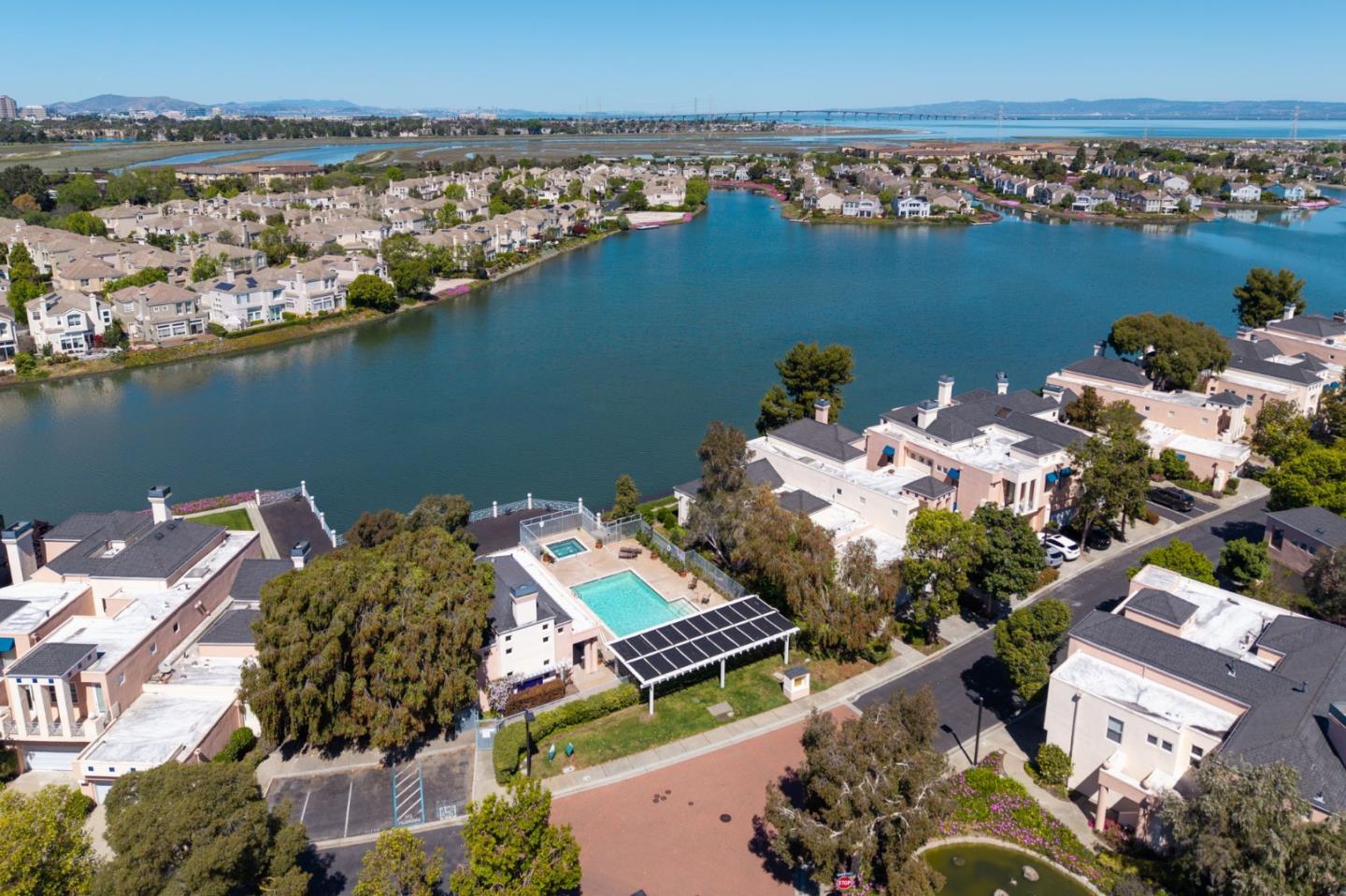 810 Lakeshore Drive
