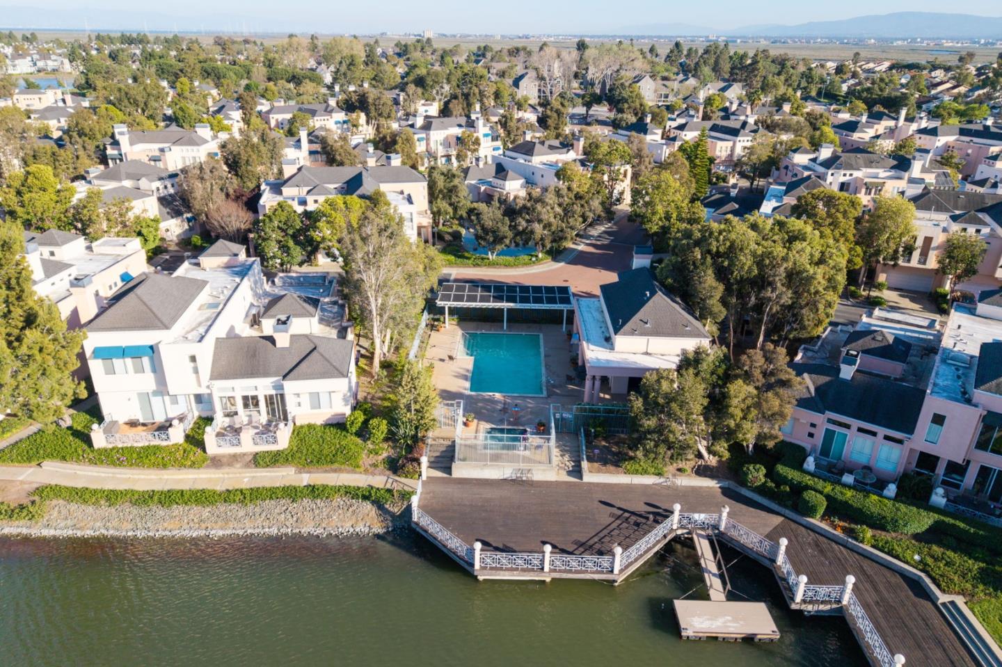 810 Lakeshore Drive