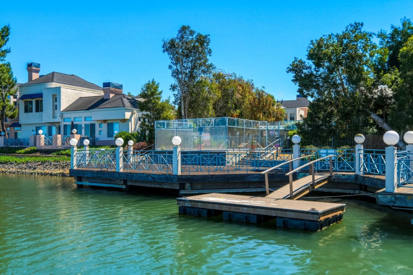 810 Lakeshore Drive