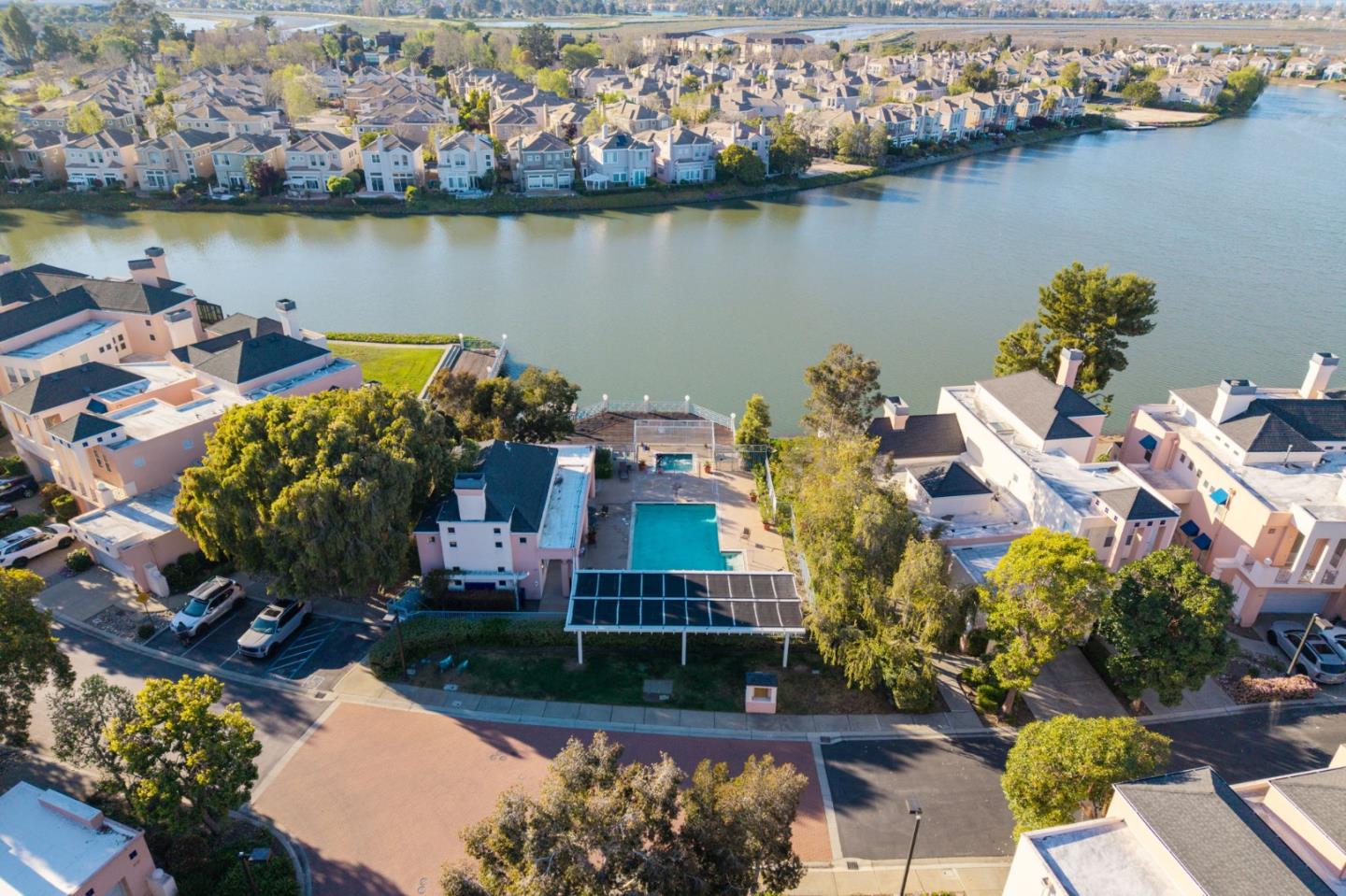 810 Lakeshore Drive