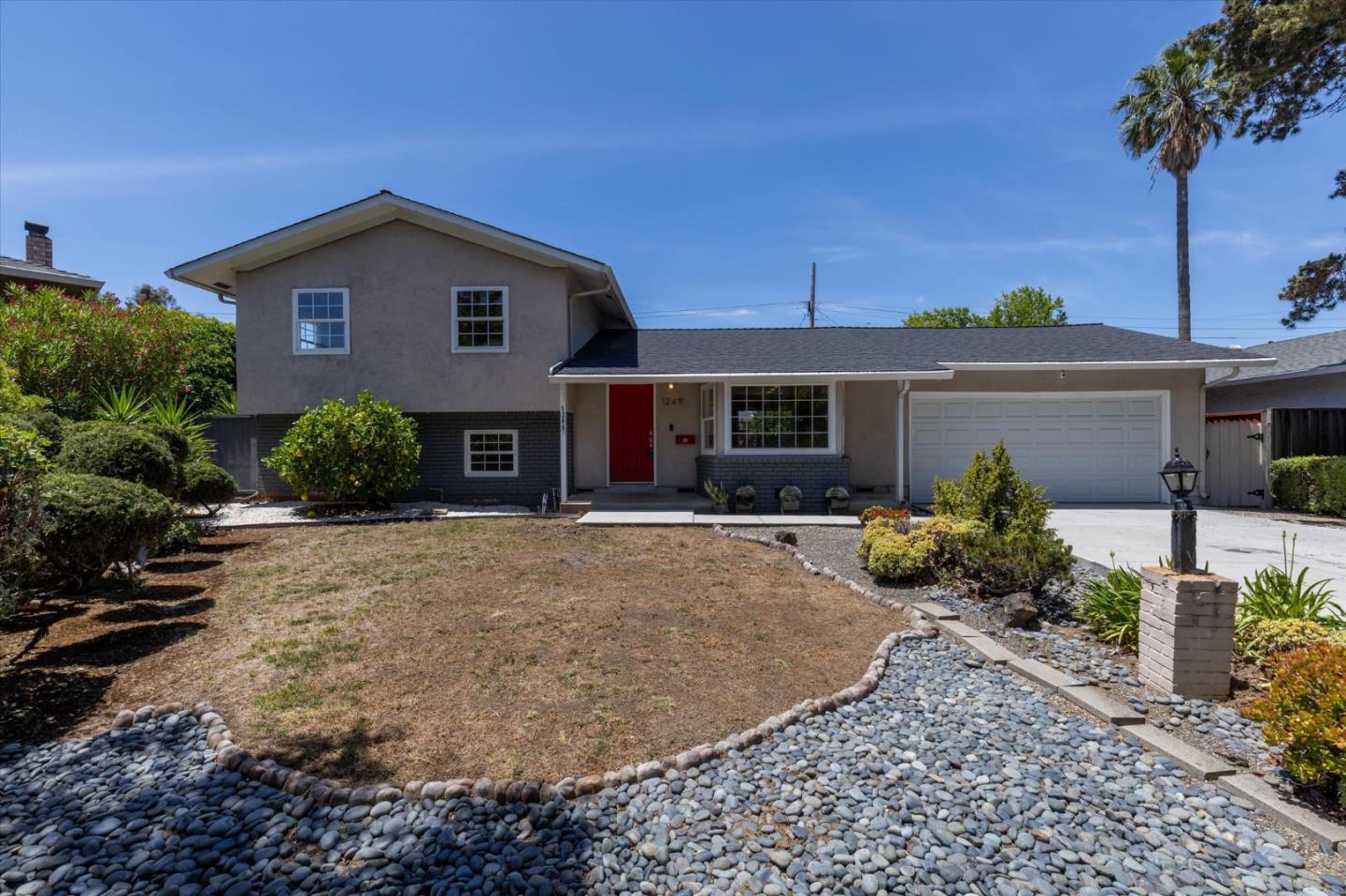 1249 Marilla AVE