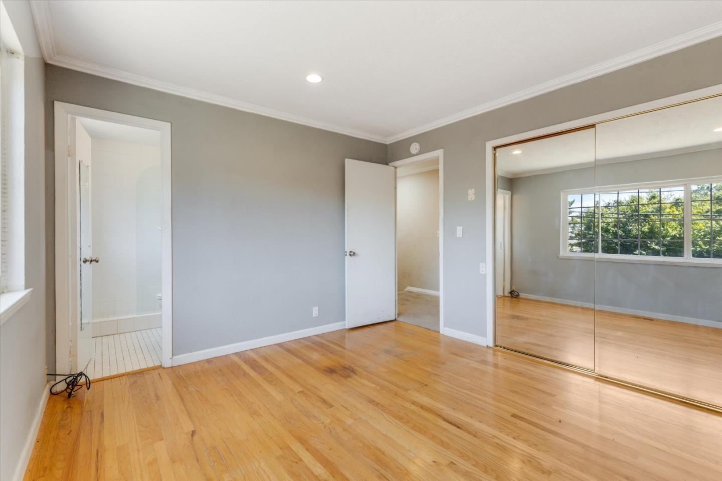 1249 Marilla AVE