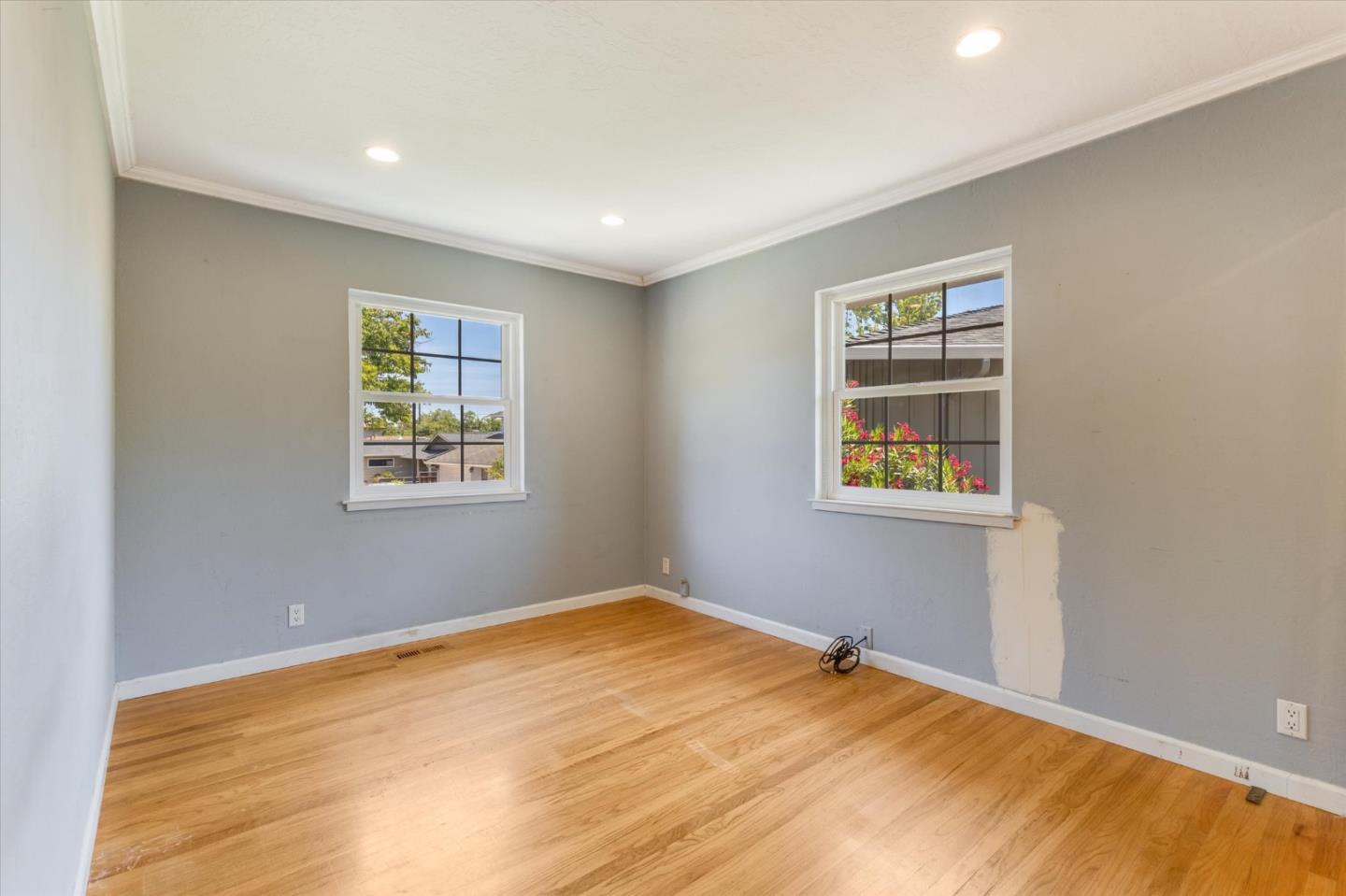 1249 Marilla AVE