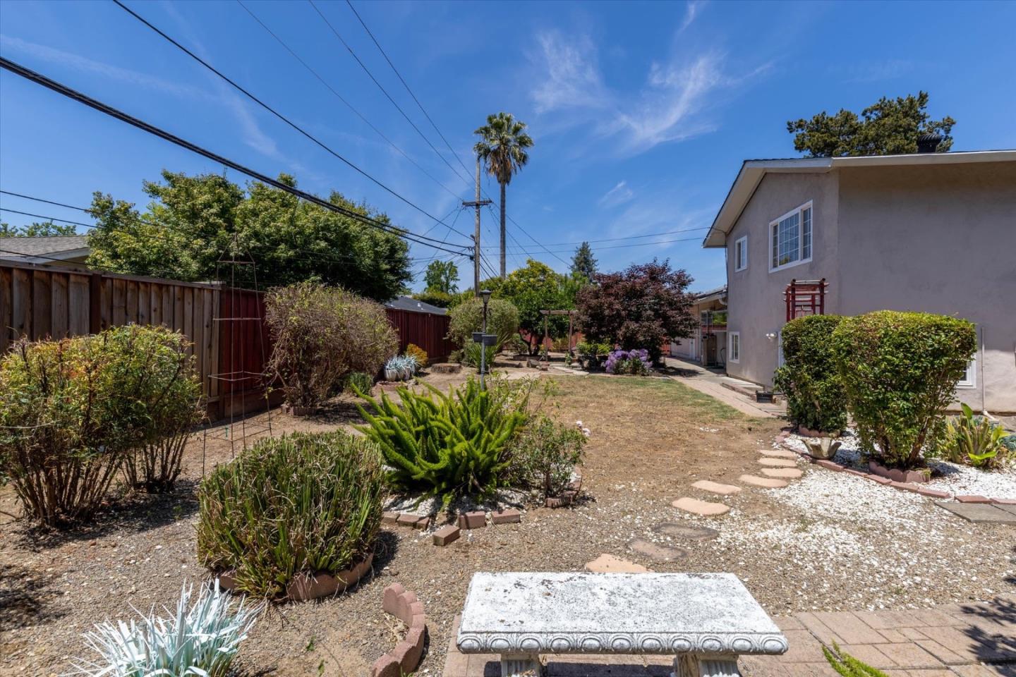 1249 Marilla AVE