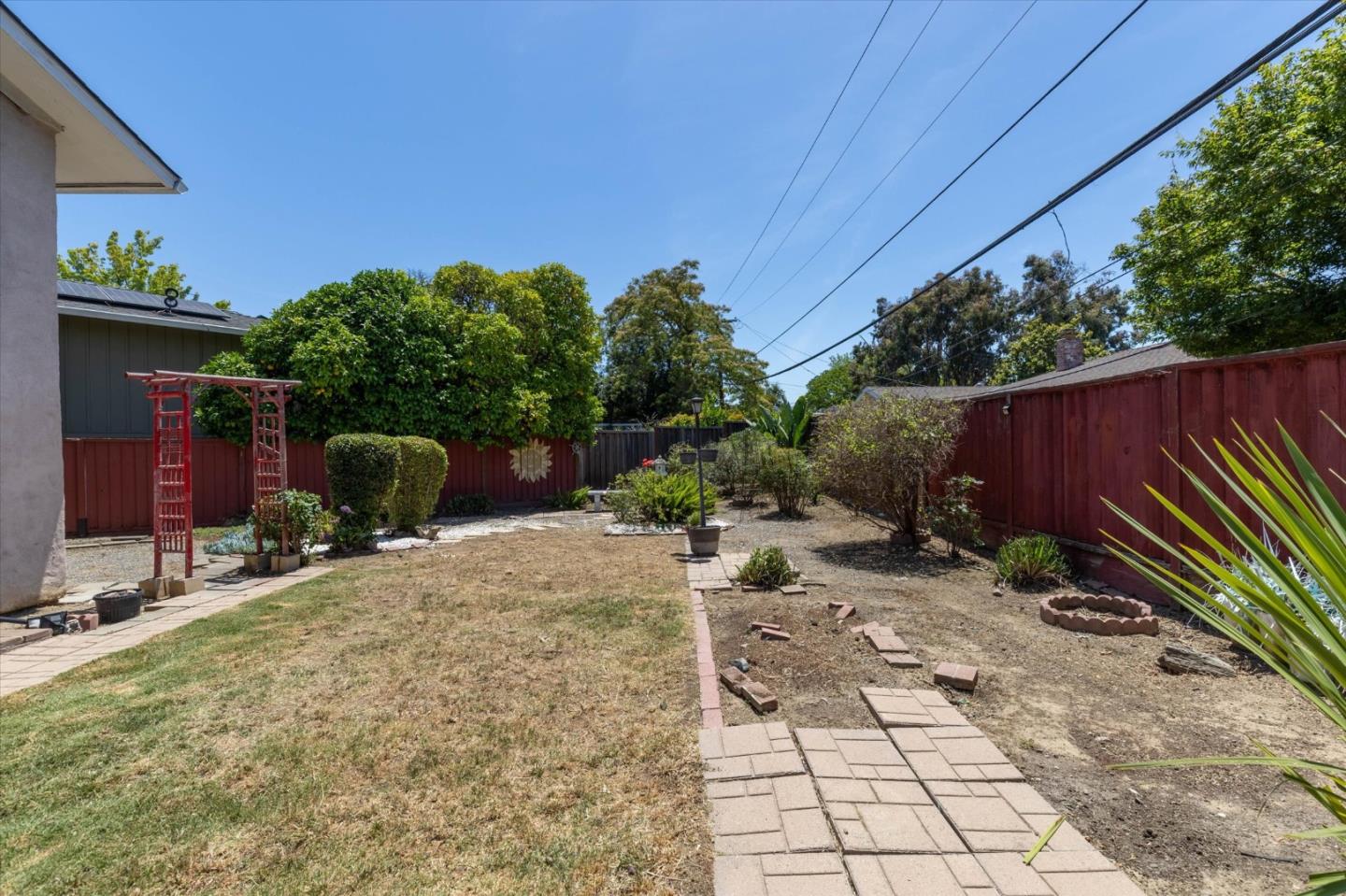 1249 Marilla AVE