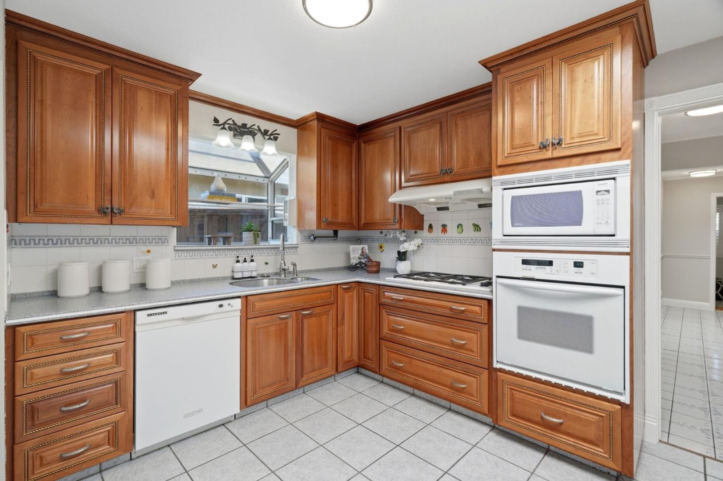 605 East 39th Avenue
