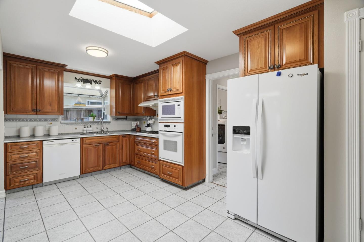 605 East 39th Avenue