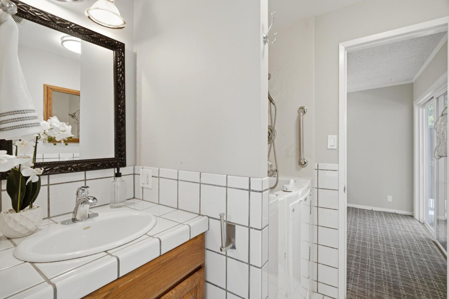 605 East 39th Avenue