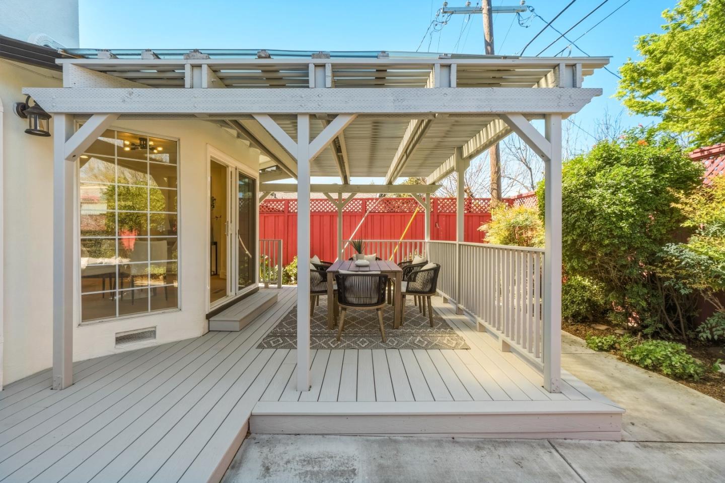 2215 Sunny Vista DR