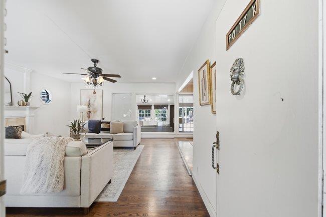312 E Oakwood BLVD