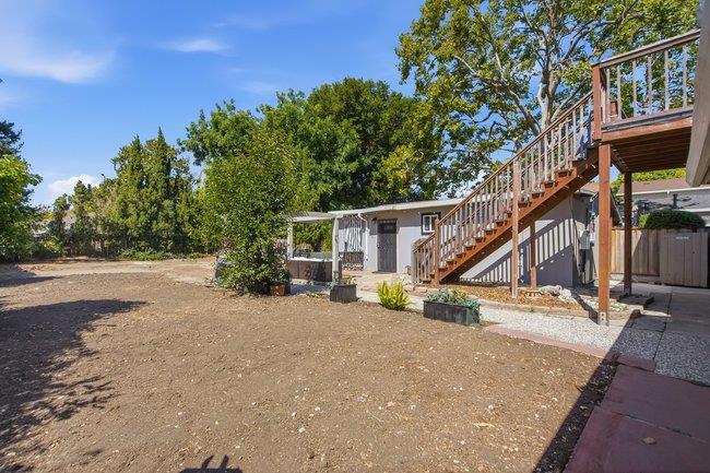 312 E Oakwood BLVD