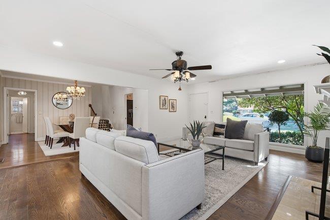 312 E Oakwood BLVD