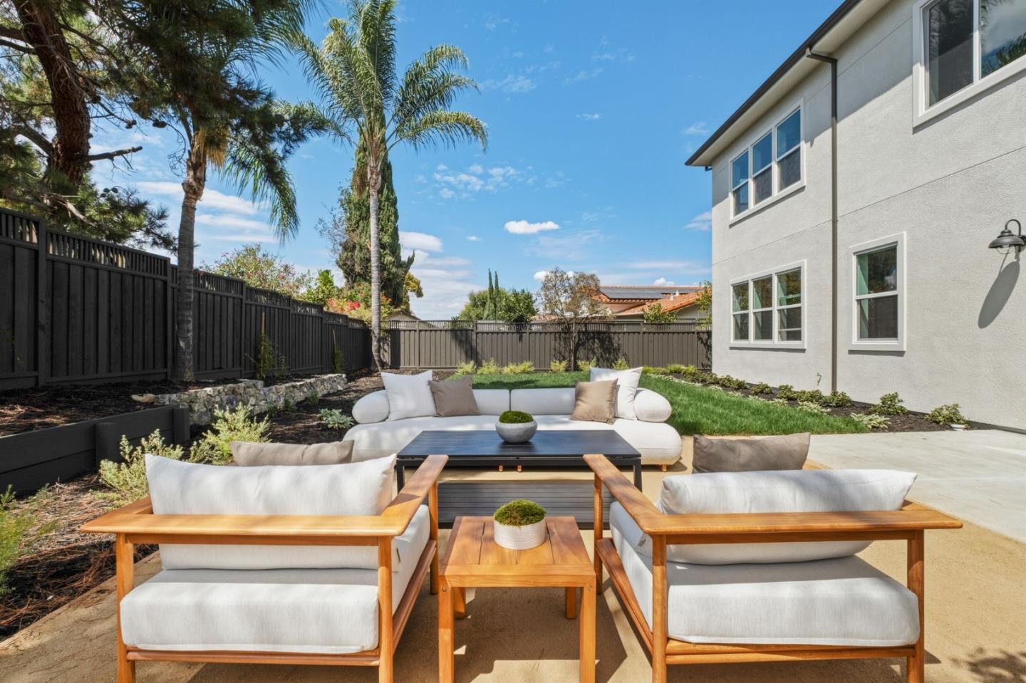 4115 Loganberry DR