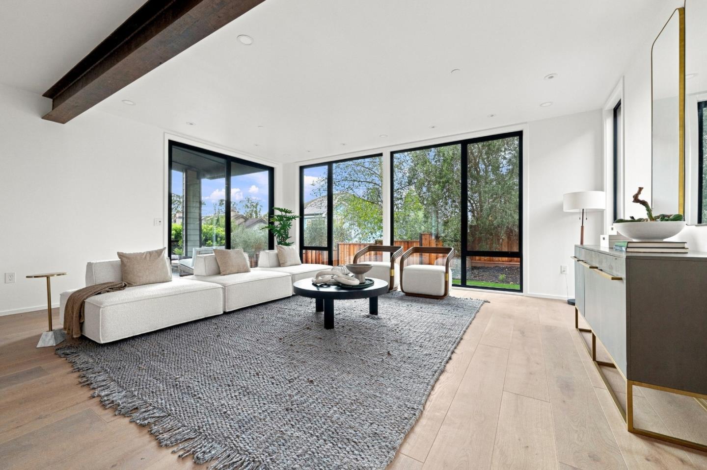 457 Coronado AVE
