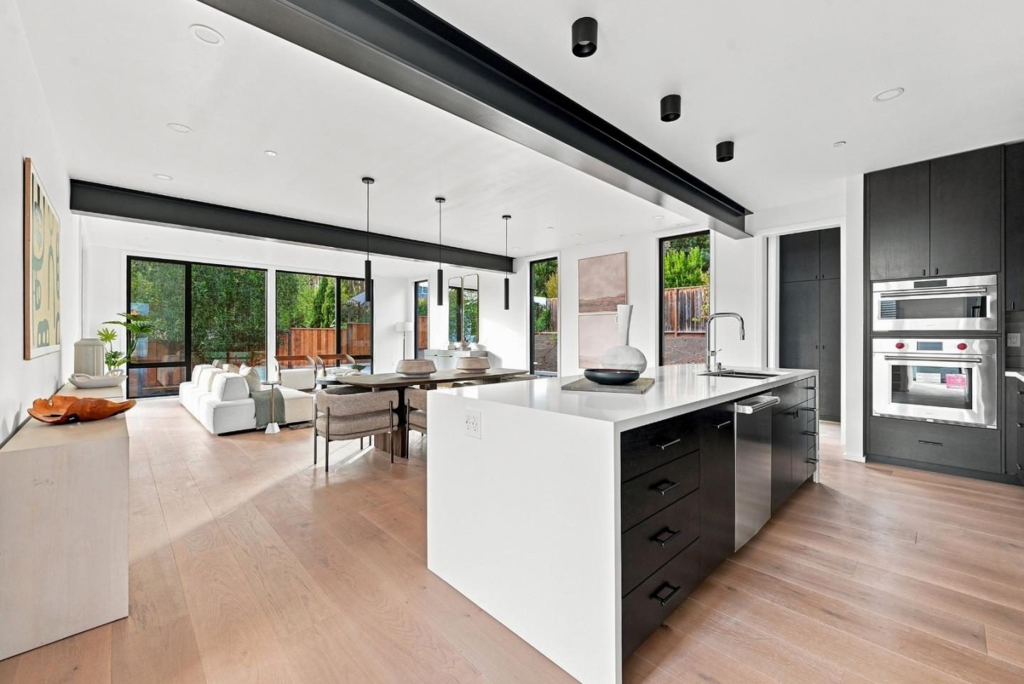 457 Coronado AVE