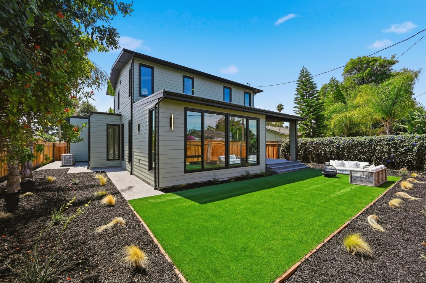 1311 Kipling CT