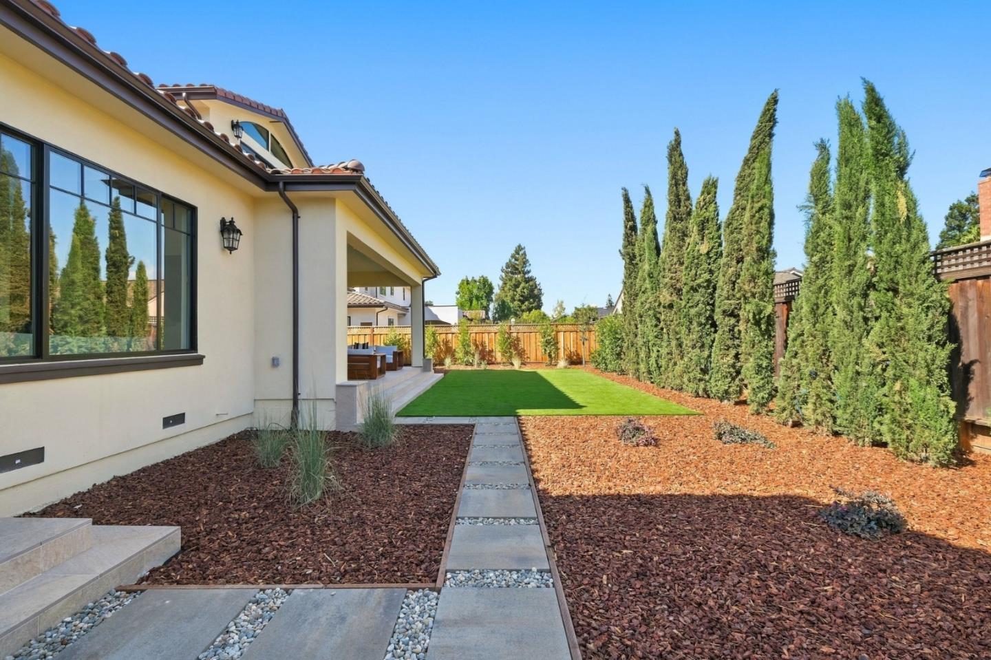 3373 Beaumont SQ