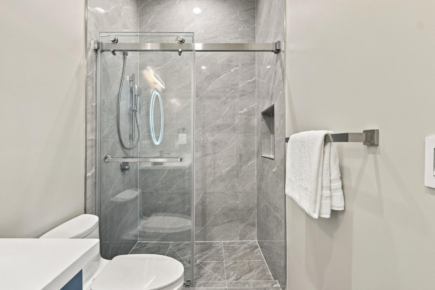 3373 Beaumont SQ